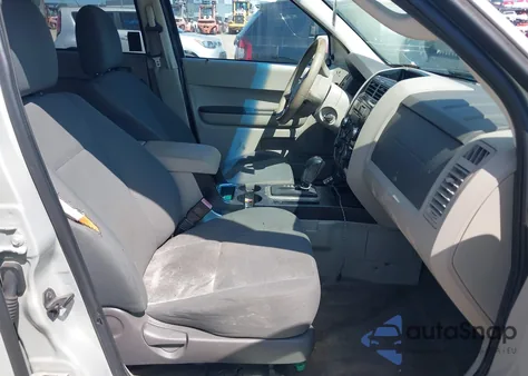 2009 Ford Escape Xls/Xls Manual from USA, damaged, VIN 1FMCU02799KB21943